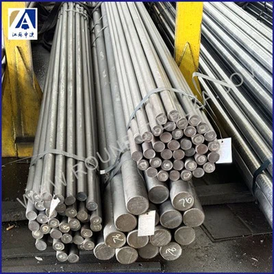 Jakie jest wykończenie powierzchni jasnego pręta ciągnionego na zimno?